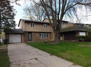435 N Saint Bernard Dr, De Pere, WI 54115