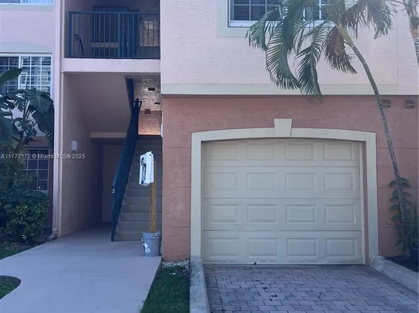 2021 SE 10th Ave APT 211, Fort Lauderdale, FL 33316