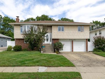 171 N Albany Avenue, Massapequa, NY, 11758