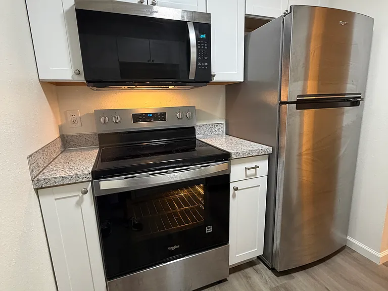 Foothills Apartments — Photo 9