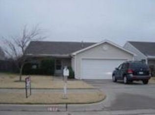 1613 Eagle Dr, Moore, OK 73160