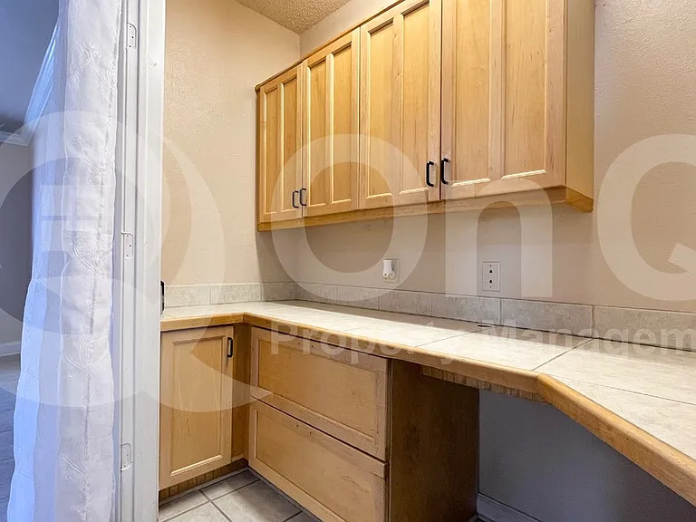 5400 Village Green Dr — Photo 16