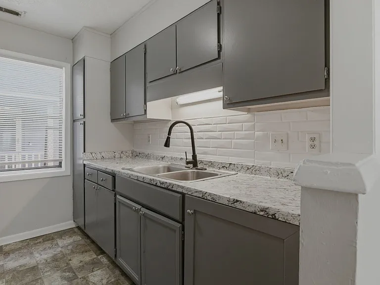 6984 Timberwood Dr — Photo 23