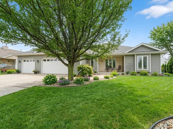8910 S River Edge DRIVE, Oak Creek, WI 53154