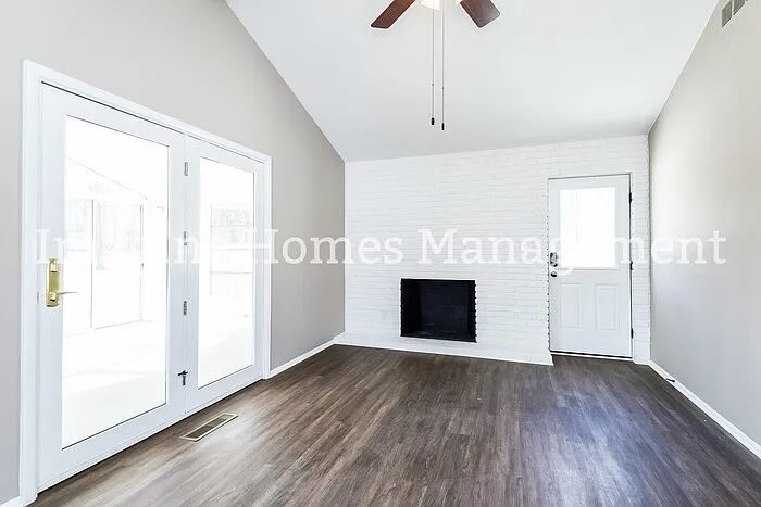 9200 Whitewood Rd — Photo 6