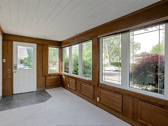 4th image of 1054 Glidden Ave