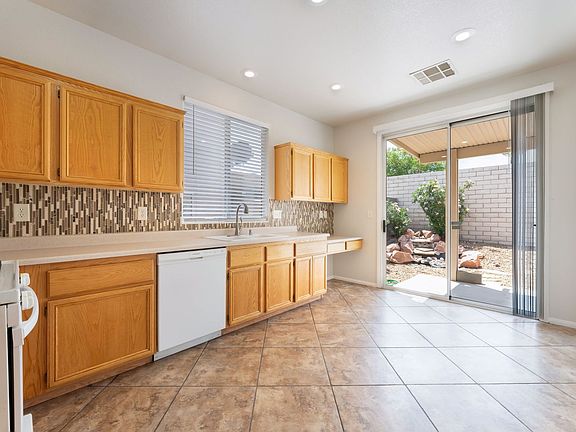 3rd image of 8729 Shady Pines Dr