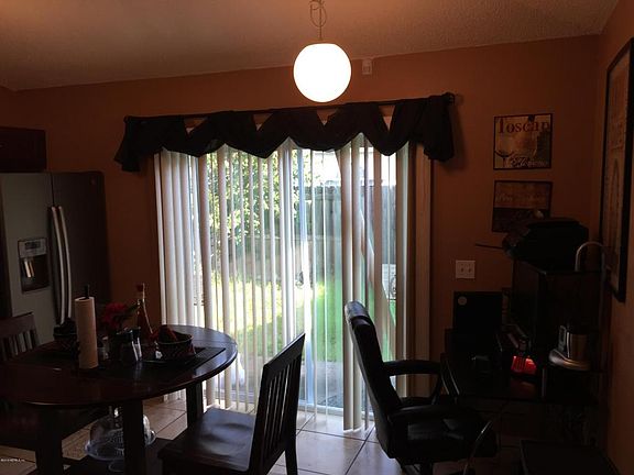 5th image of 8459 Oak Crossing Dr W