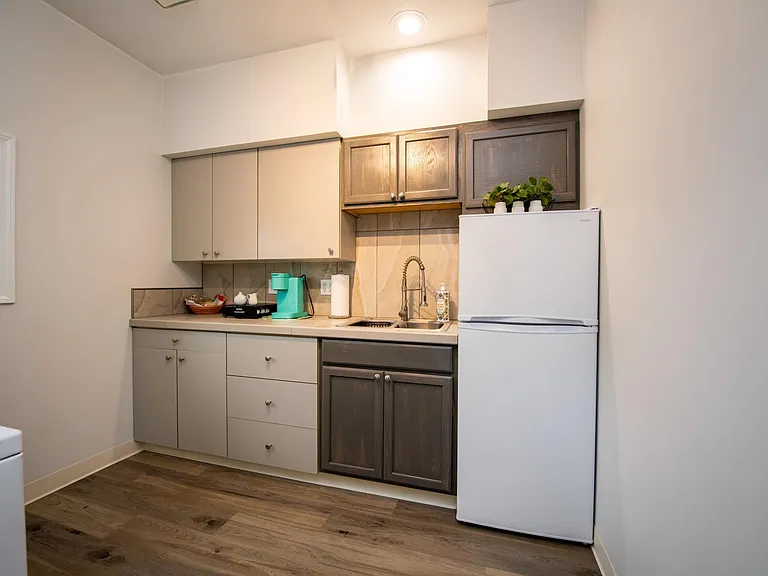202 W 5th St S #2 — Photo 4