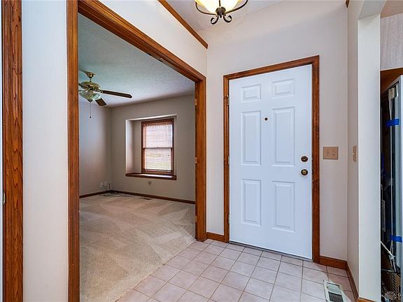 4th image of 530 Winona Dr