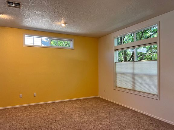 3rd image of 441 N Mountain Ave