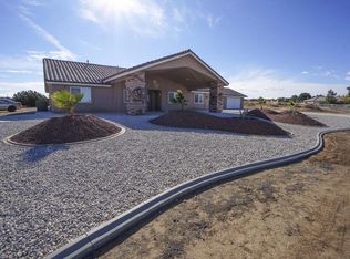 10655 Elsinore Rd, Oak Hills, CA 92344