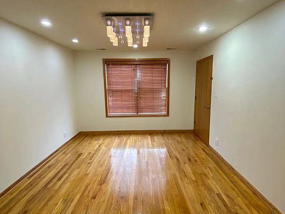 4th image of 2943 S Parnell Ave