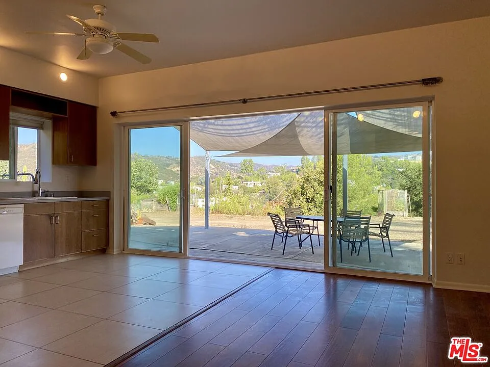 1 bed, 1.0 bath, 700 sqft, $2,800 — Photo 3