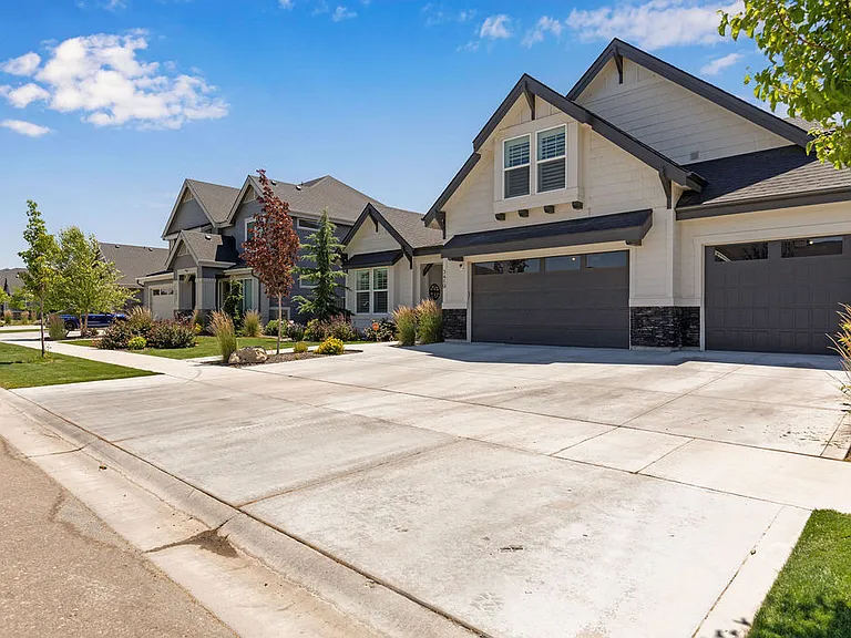 3419 E Rincon St — Photo 3