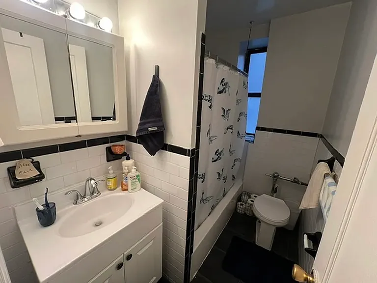 550 Ocean Ave #1B — Photo 10