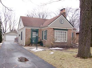 925 W Pacific Ave, Waukegan, IL 60085