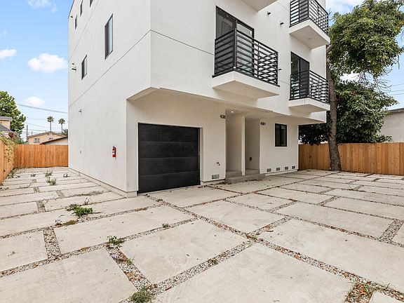 3rd image of 438 E 28th St #436