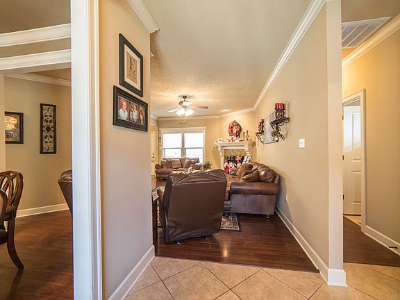 5th image of 2514 Twin Oaks Ct