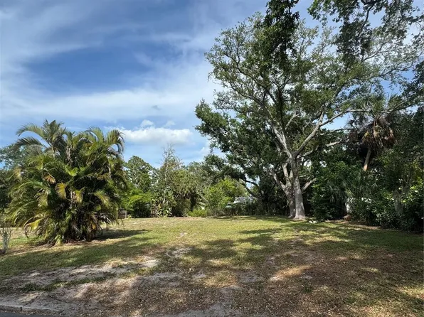 117 29th St W, Bradenton, FL 34205