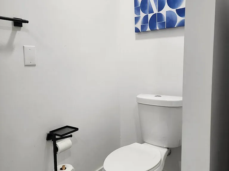 1214 W Highland Ave — Photo 55