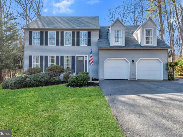 8396 Quailwood Ln, Pasadena, MD 21122