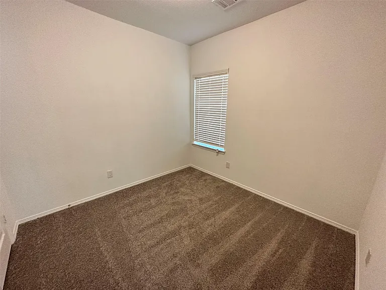 16580 Moss Ln — Photo 13