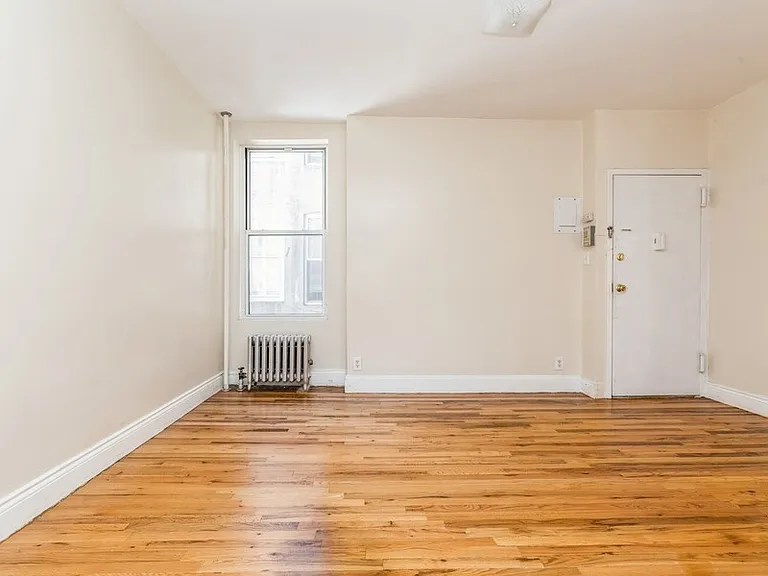 41-32 53rd St #6 — Photo 3
