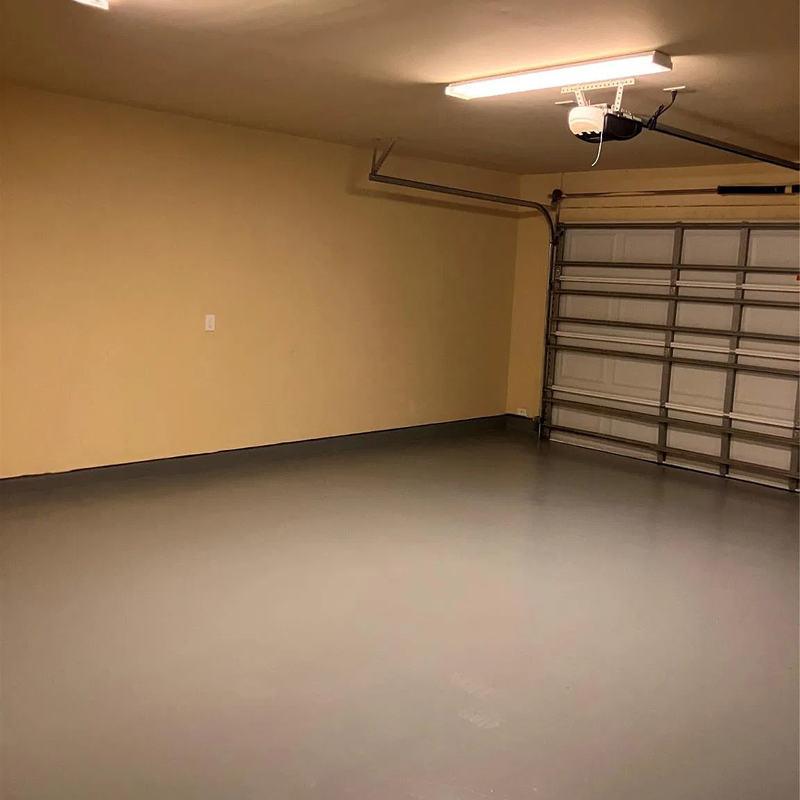 3 bed, 2.0 bath, 1963 sqft, $1,875 — Photo 3