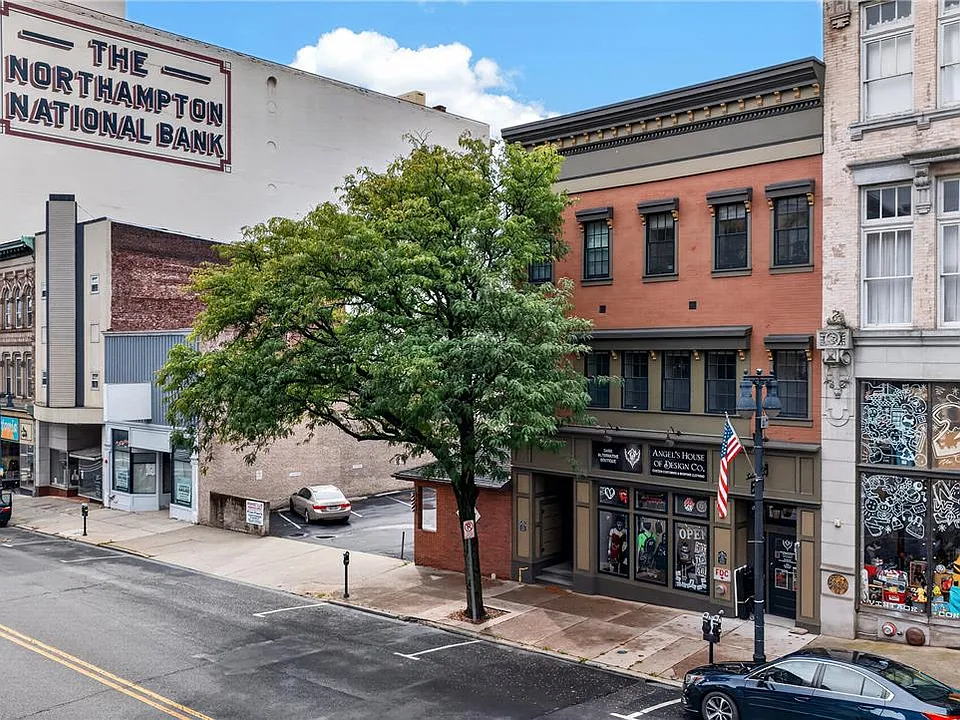 428 Northampton St #2R
