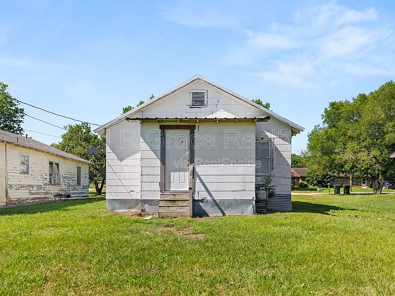 807 W Sabine St — Photo 6