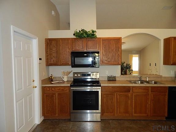3rd image of 14 Louvet Ln