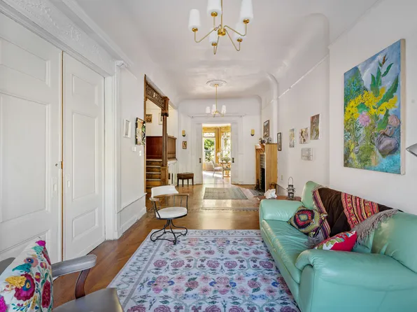 882 Park Place image 12 of 49