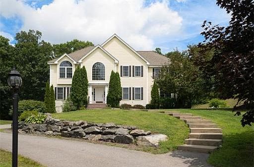 1st image of 9 Hawkes Brook Ln