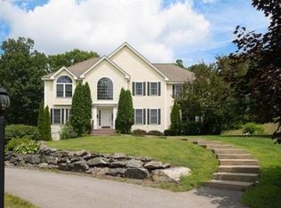 9 Hawkes Brook Ln, Methuen, MA 01844
