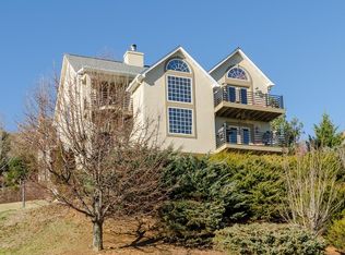 Lexington Pl, Sevierville, TN 37862