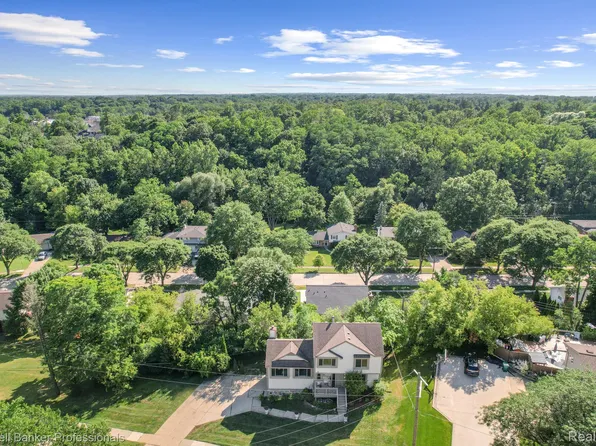 24143 Farmington Rd, Farmington, MI 48336