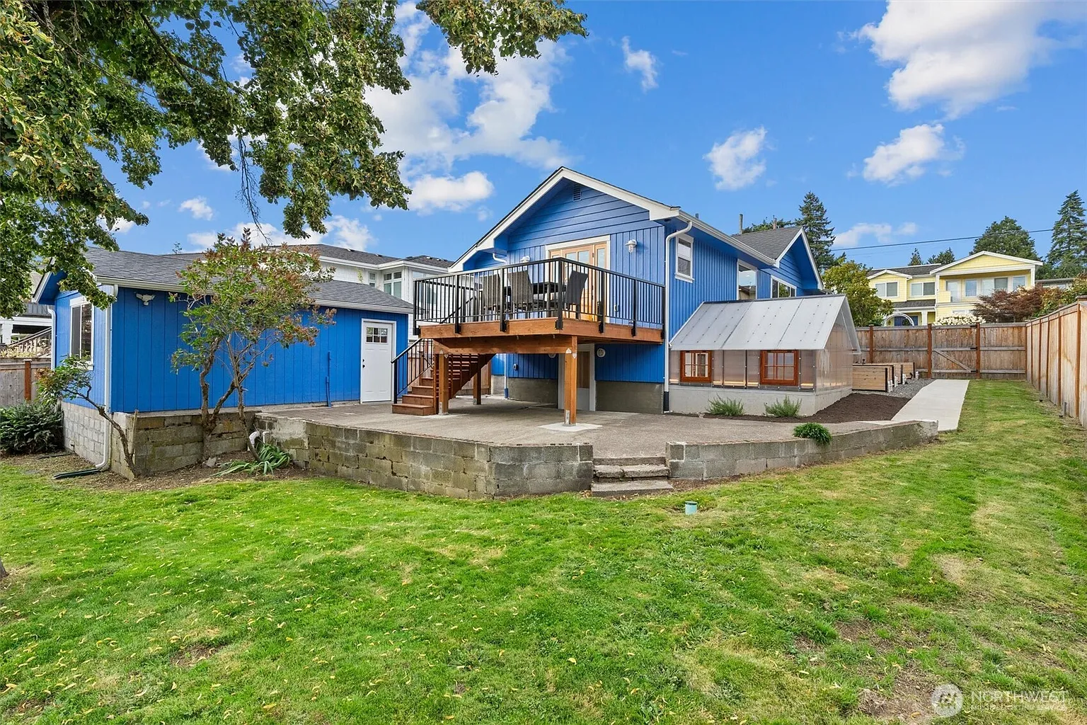 219 5th Avenue W photo 1