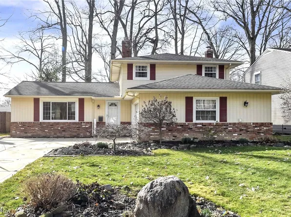 4520 Brendan Ln, North Olmsted, OH 44070