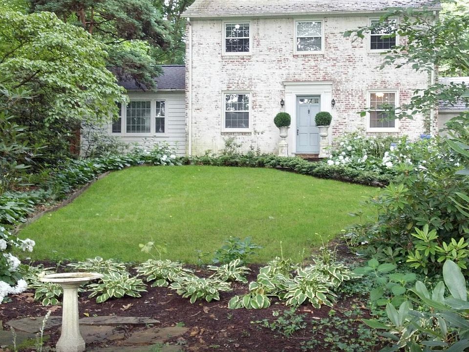 1st image of 122 Woodlawn Ave