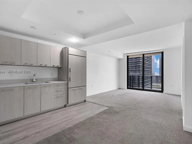 45 SW 9th St #2204 — Photo 8
