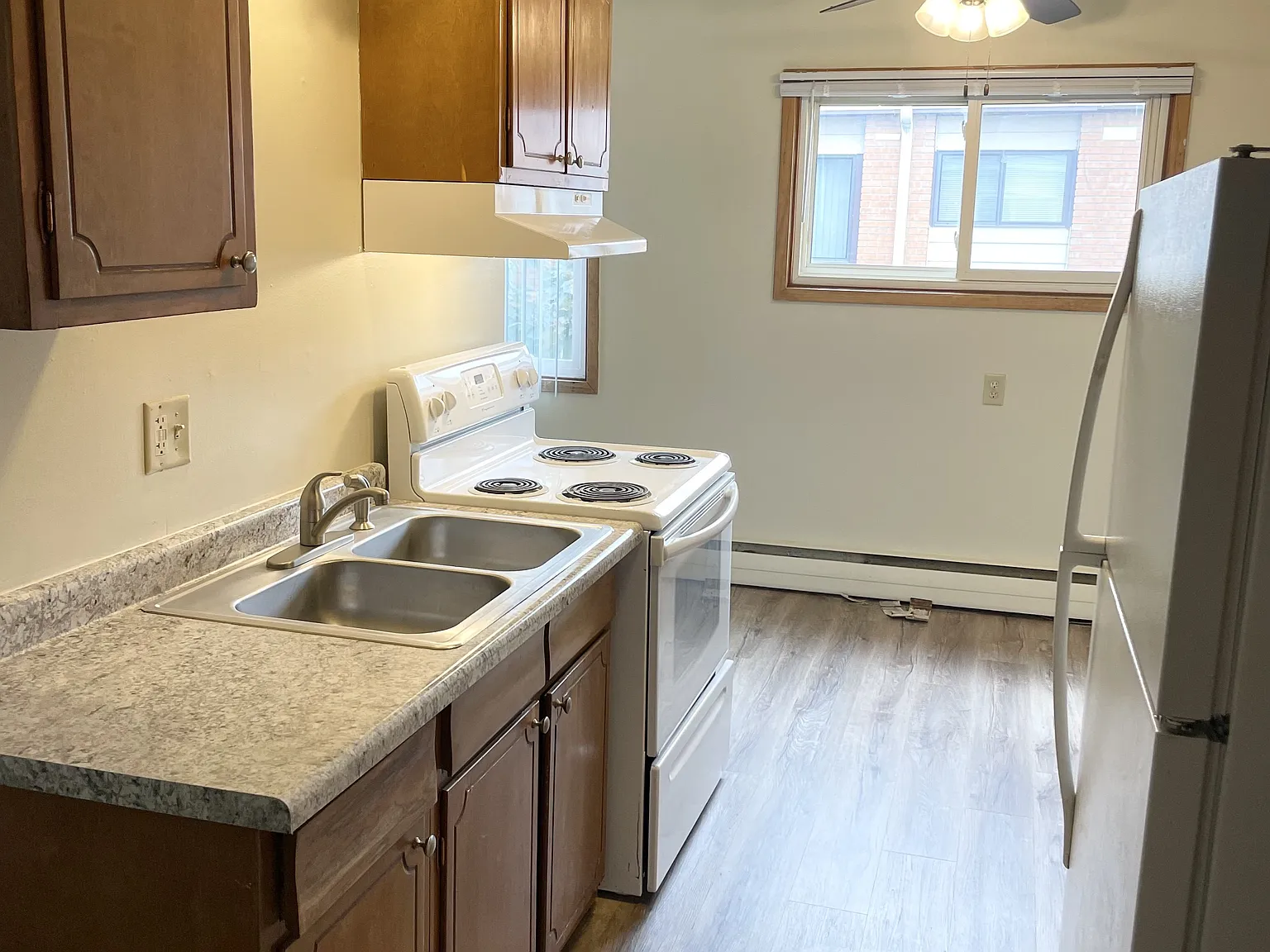 Oak Hills Apartments — Photo 3