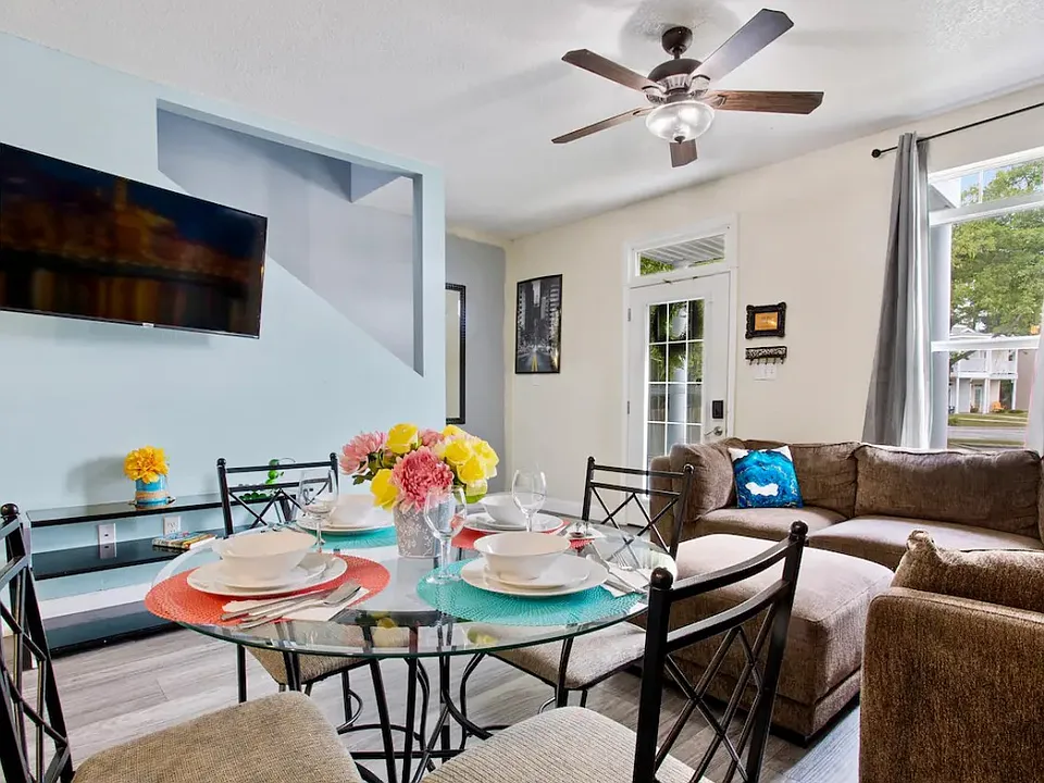 1209 Century Oaks Dr