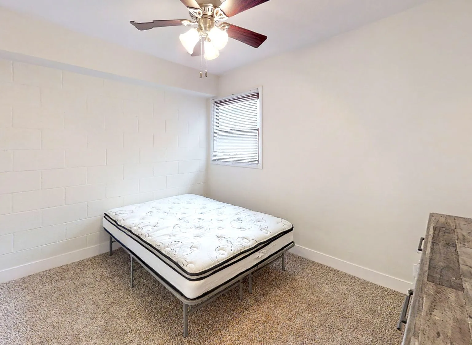 209 E Clark - 2 - A — Photo 2
