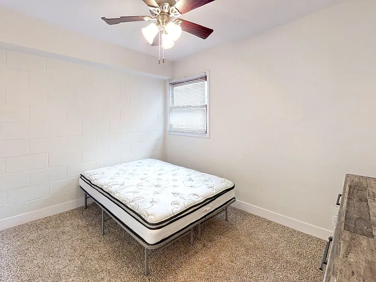 209 E Clark St #8 — Photo 8