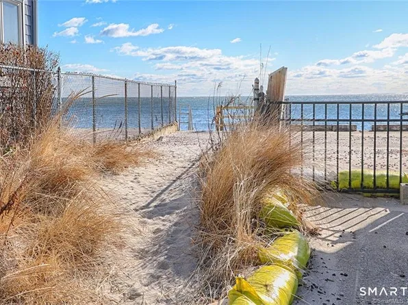 42 Botsford Ave, Milford, CT 06460