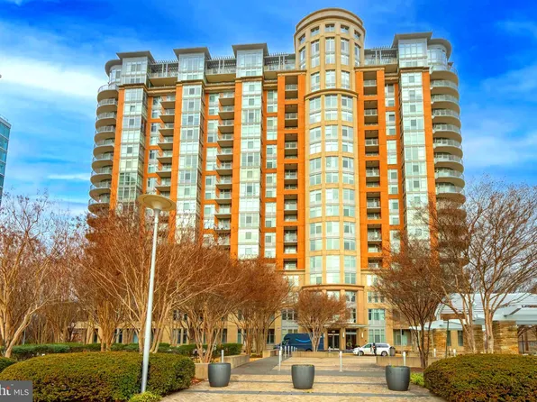 8220 Crestwood Heights Dr APT 713, Mc Lean, VA 22102