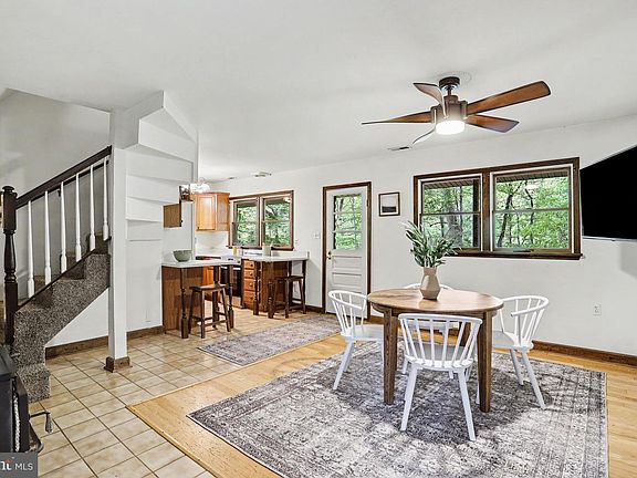5th image of 156 S Oak Heights Trl