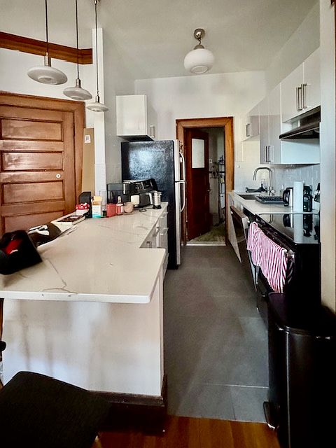 2nd image of 849 Beacon St APT 5