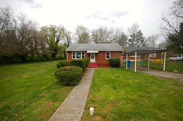 2721 Clifton St NW photo 1